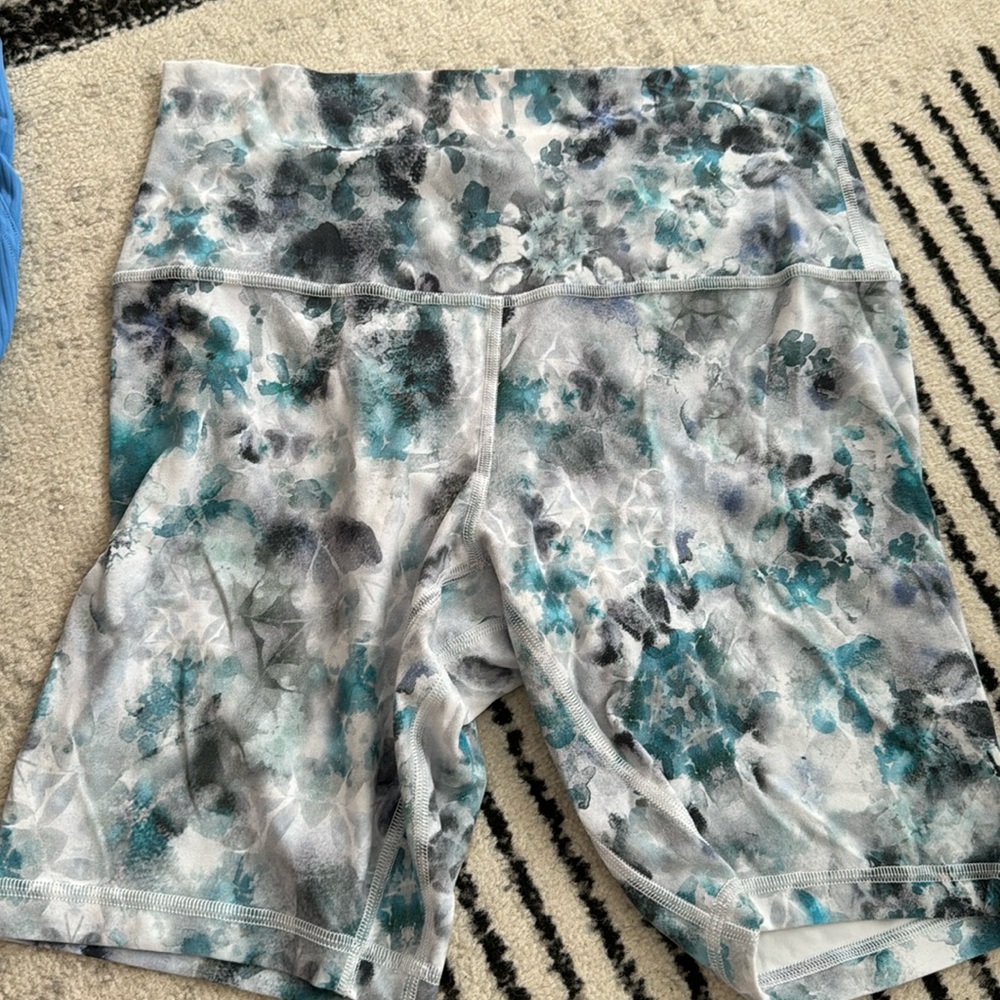 Blue and gray Lululemon align 8” shorts